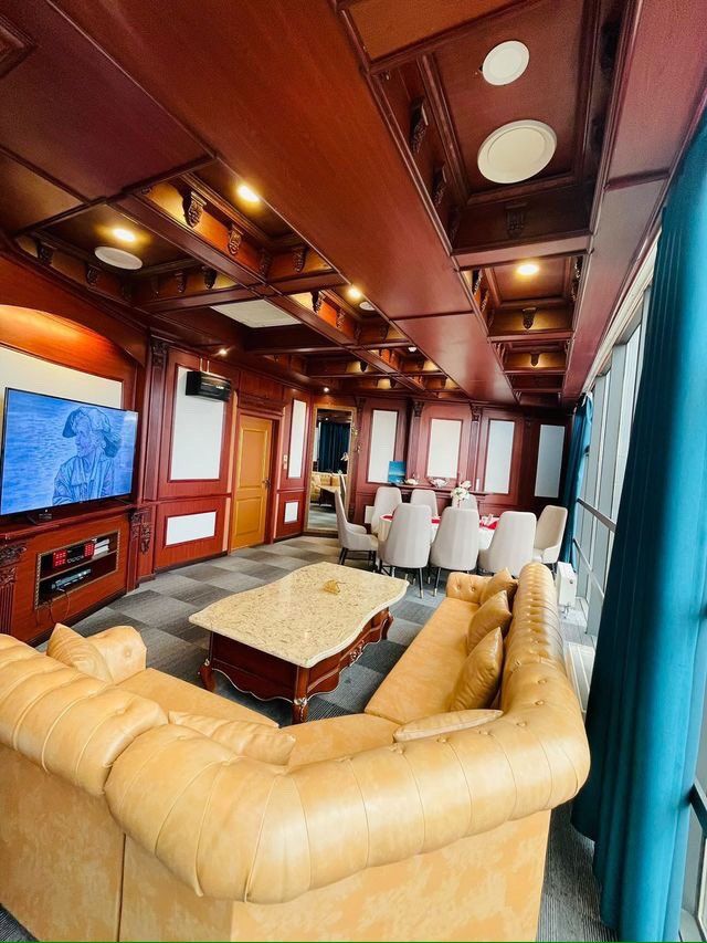 GOLD VIP ROOM