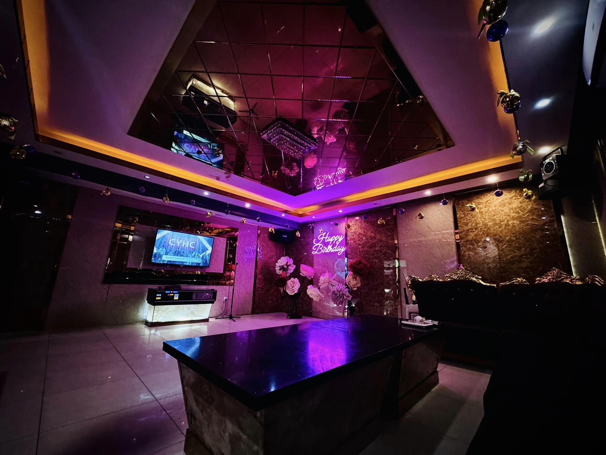 KARAOKE & TABLE FOOTBALL ROOM