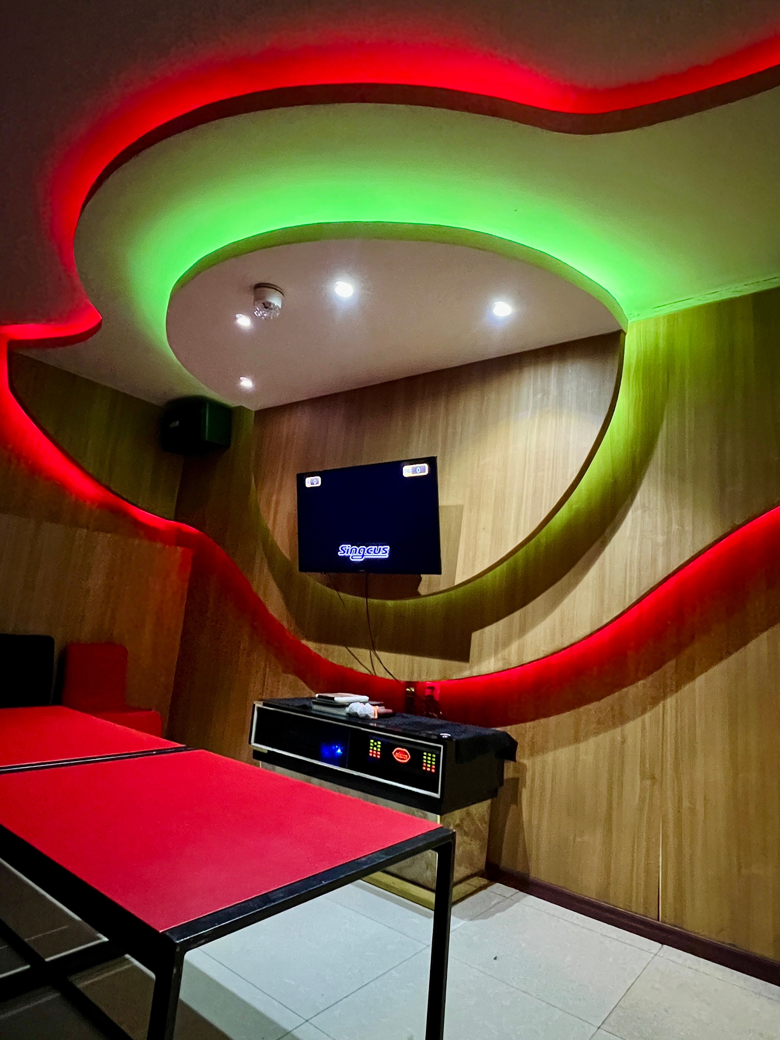 RED DEMON ROOM