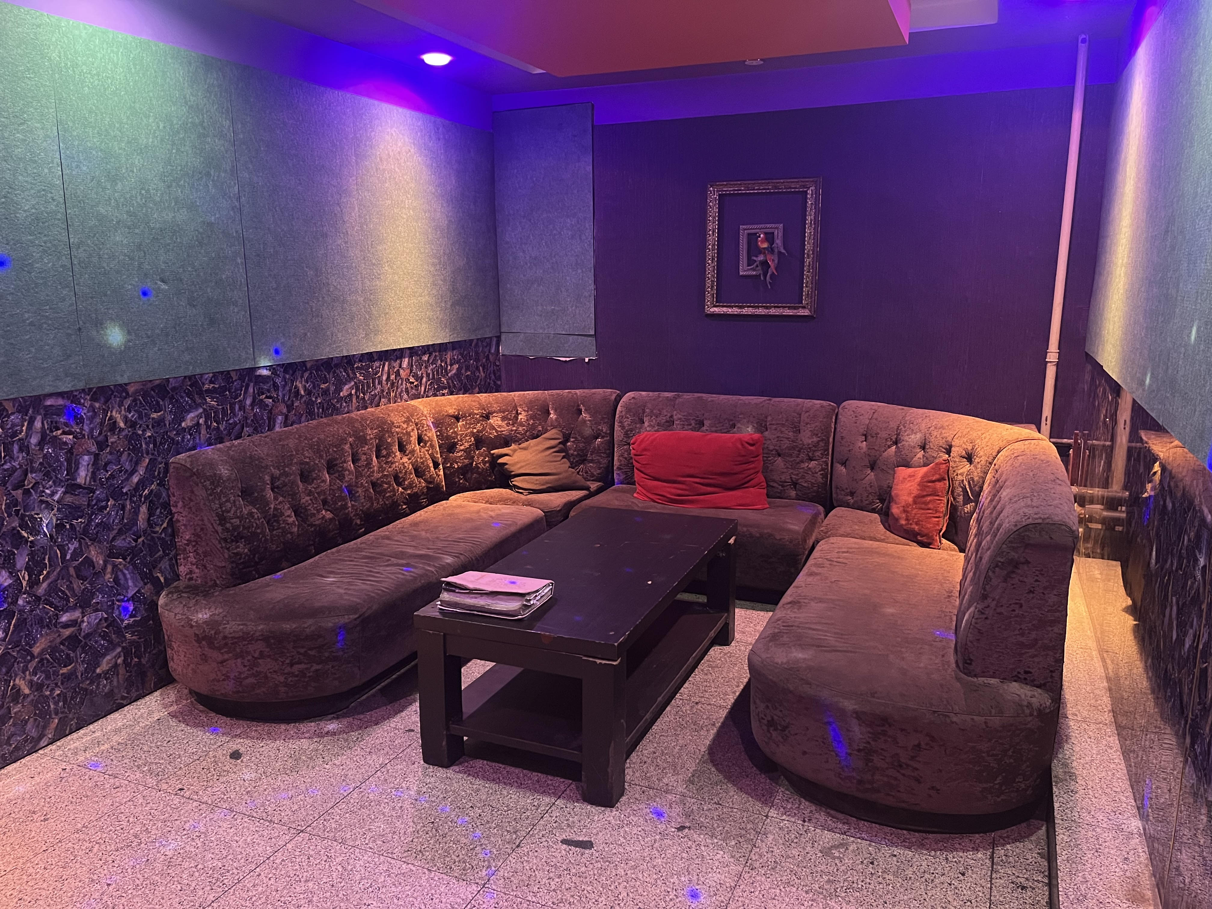 ROOM-4